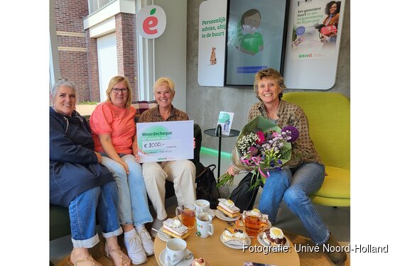 Koor Over de Dijk en Stichting Mee Doen Purmerend ontvangen donatie van € 1000 uit het Univé Ledenfonds