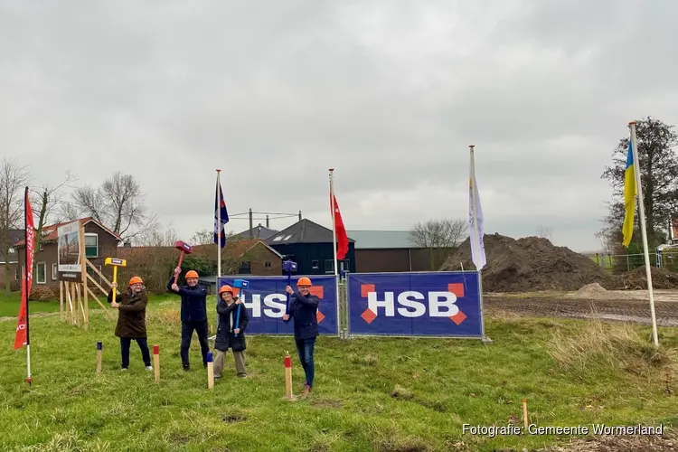 Eerste paal de grond in voor nieuwbouw Sluisstraat Oostknollendam