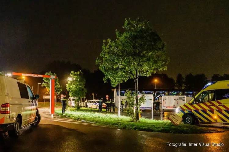 Steekincident in bus bij Burger King langs Leeghwaterweg tijdens bedrijfsuitje