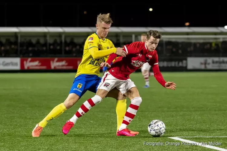 Jong AZ onderuit tegen titelkandidaat SC Cambuur