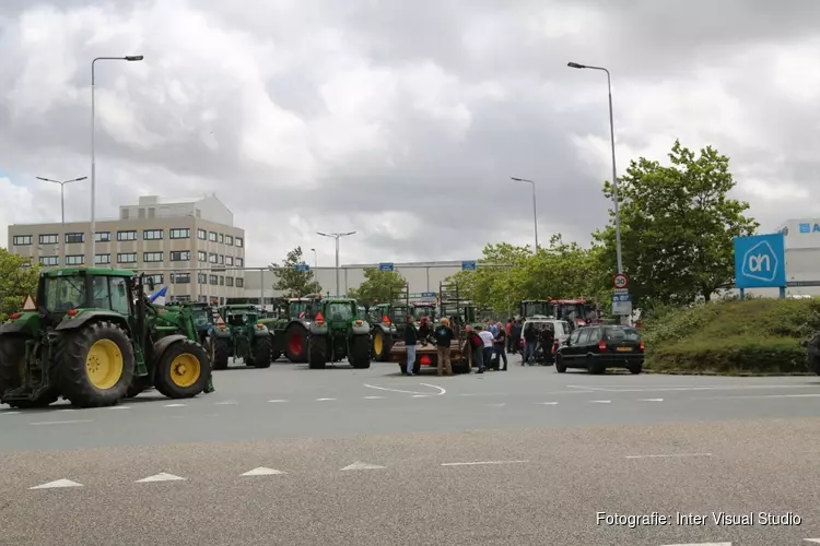 Boerenprotest bij distributiecentra AH en Aldi