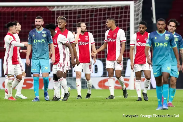 Ajax zonder problemen langs Sparta