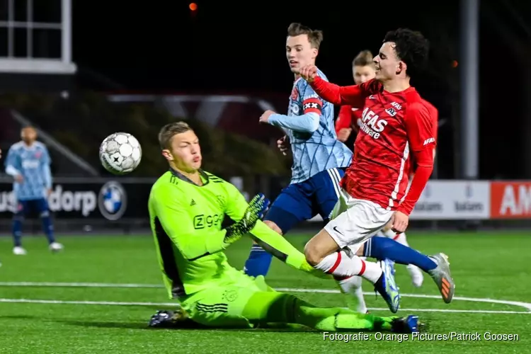 Jong AZ wint &#39;beloftenclash&#39; van Jong Ajax