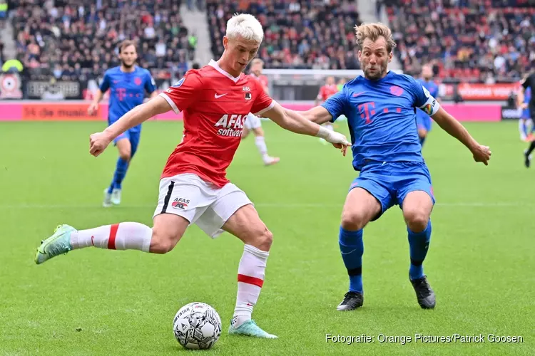 AZ maakt korte metten met zeer matig FC Utrecht