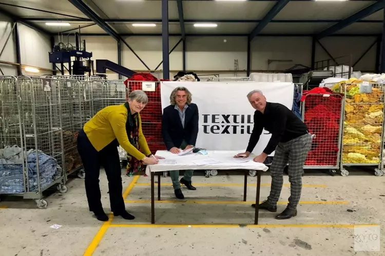 &#39;Van afgedankt textiel nieuw textiel maken&#39;&#39;