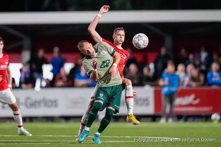 Jong AZ in boeiend duel onderuit tegen koploper PEC Zwolle